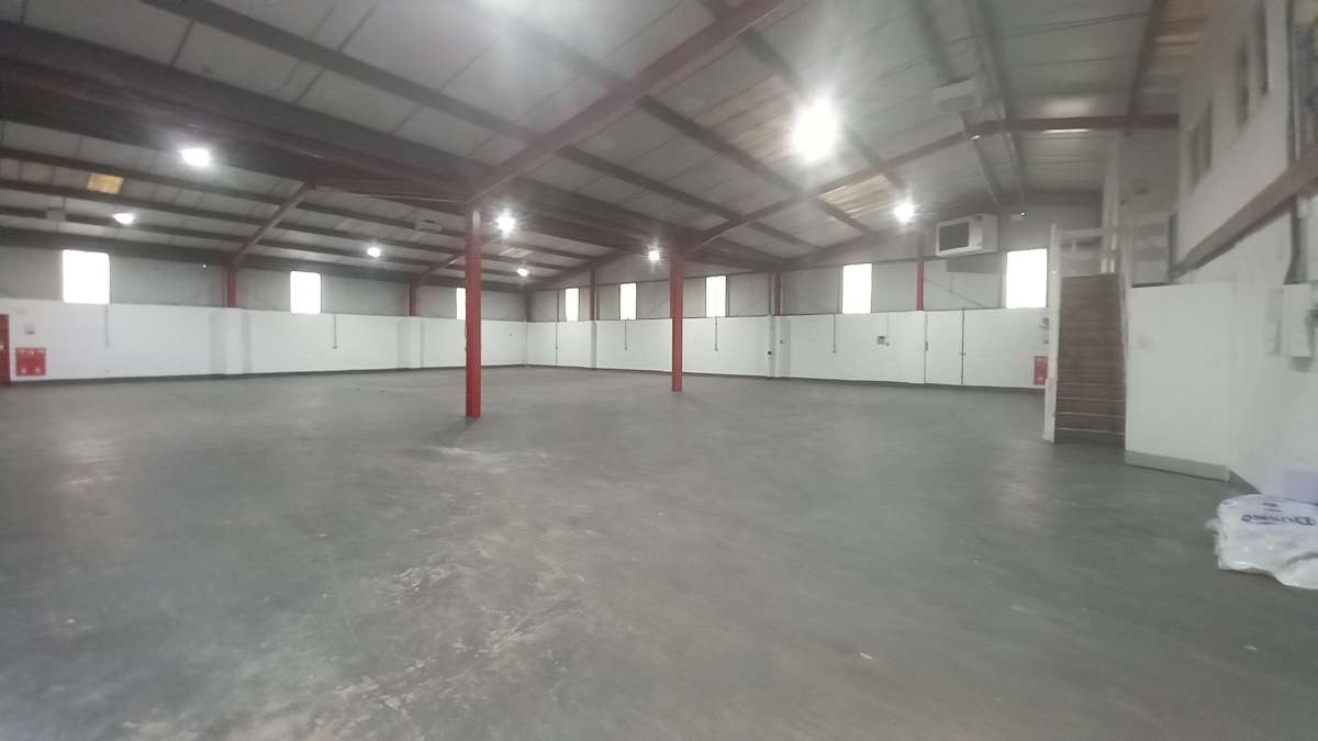 Industrial Unit in Bradford - photo 2
