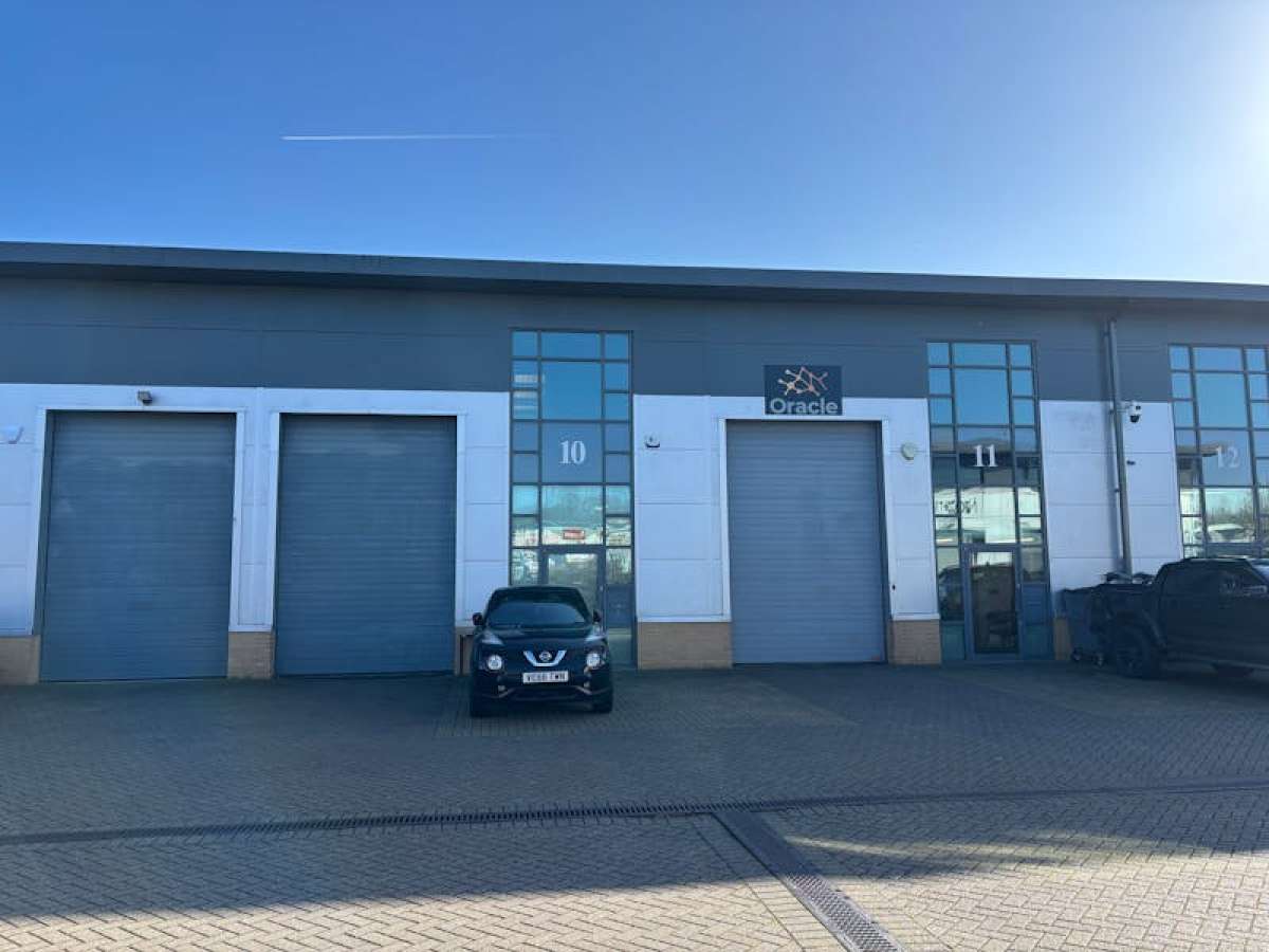 Industrial Unit in Basingstoke - photo 3