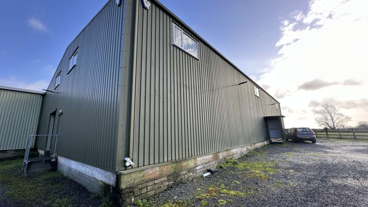 Industrial Unit in Liskeard - photo 2