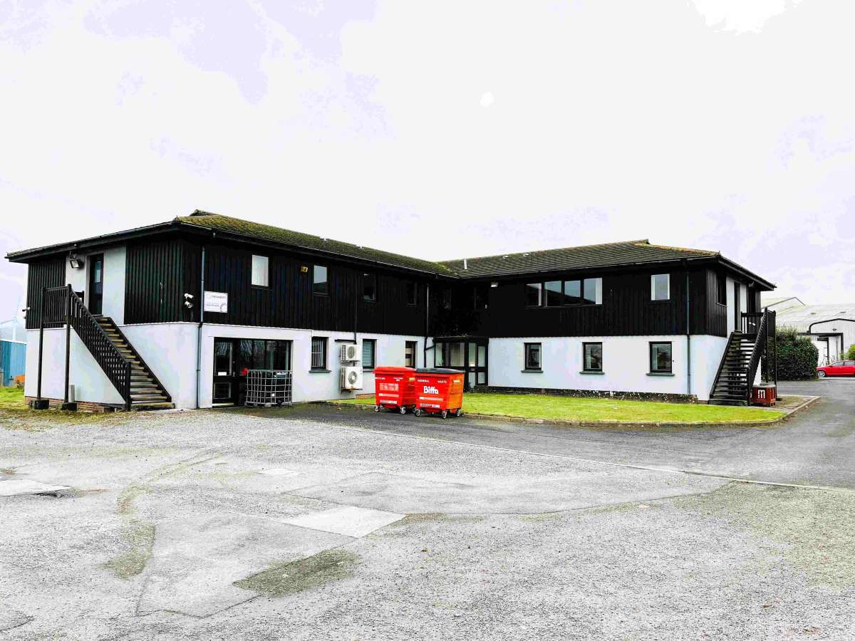 Industrial Unit in St Austell - photo 3