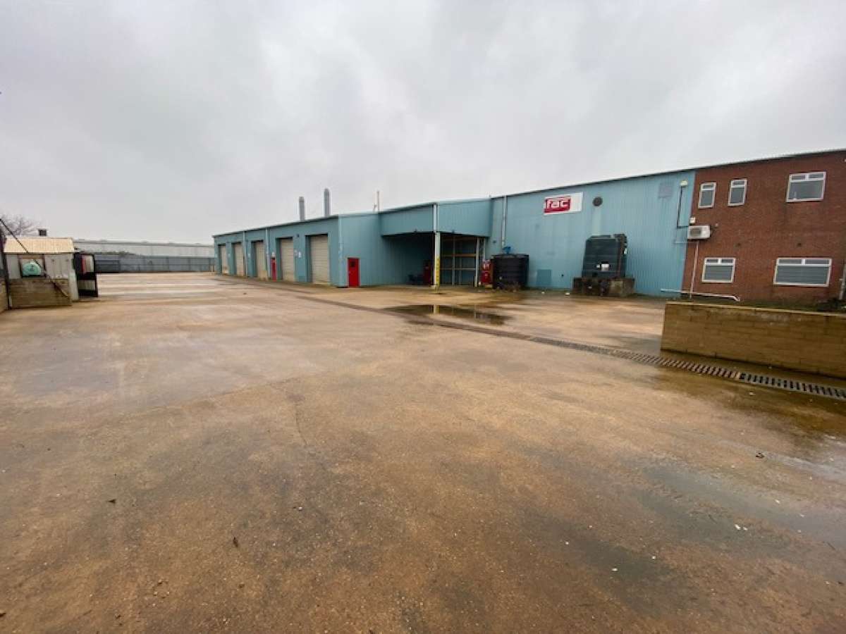 Industrial Unit in March - photo 4