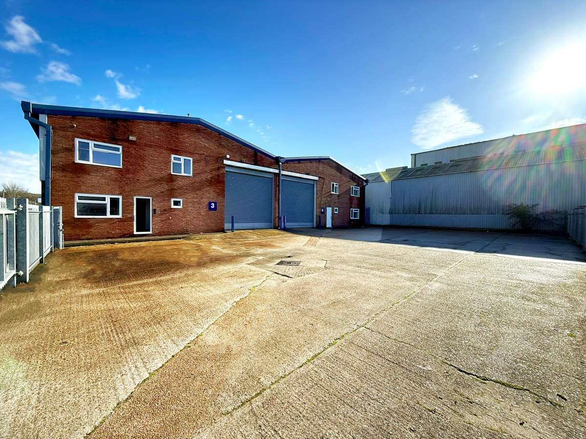 Industrial Unit in Hampshire - photo 3