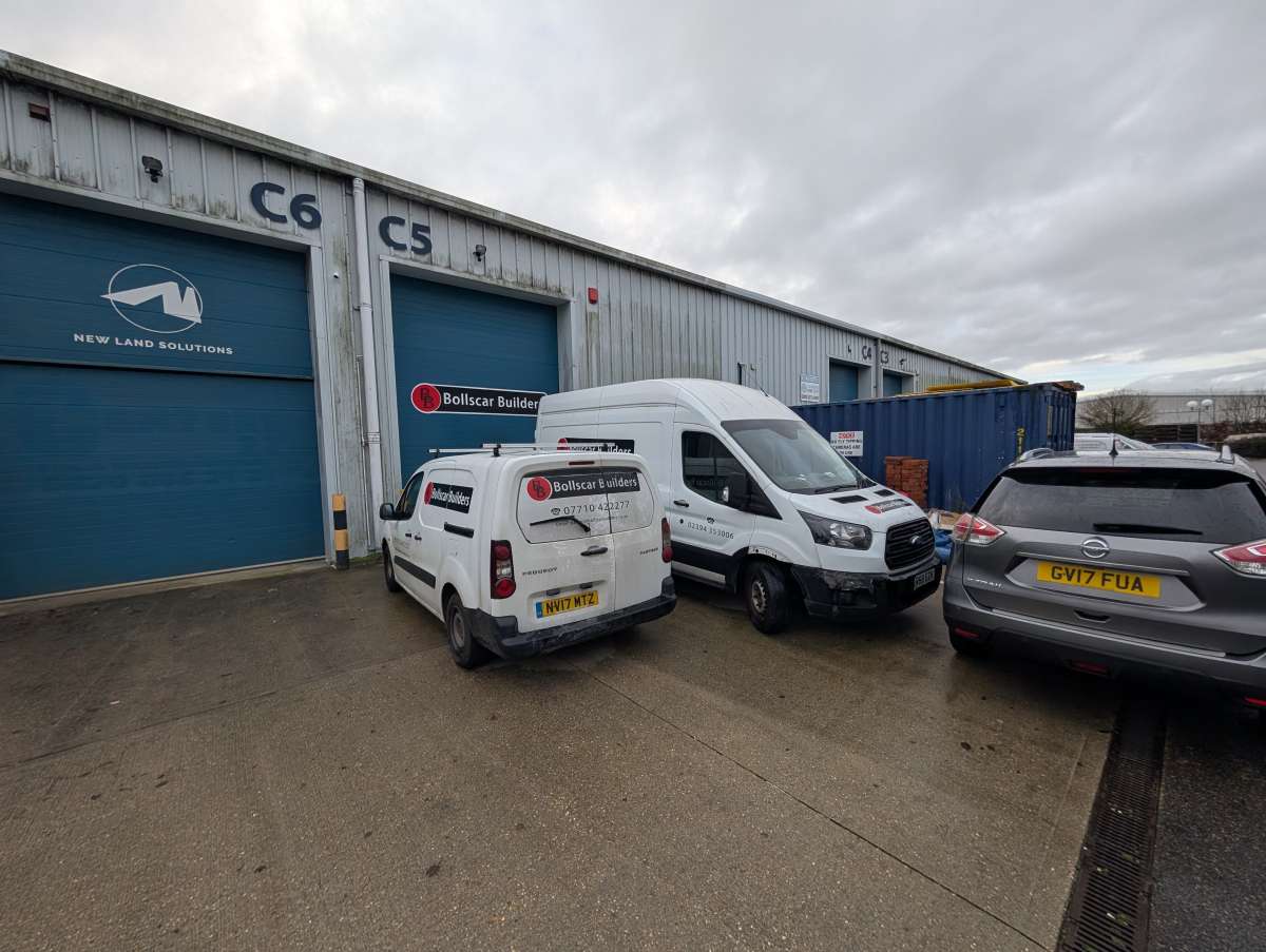 Industrial Unit in Hampshire - photo 2