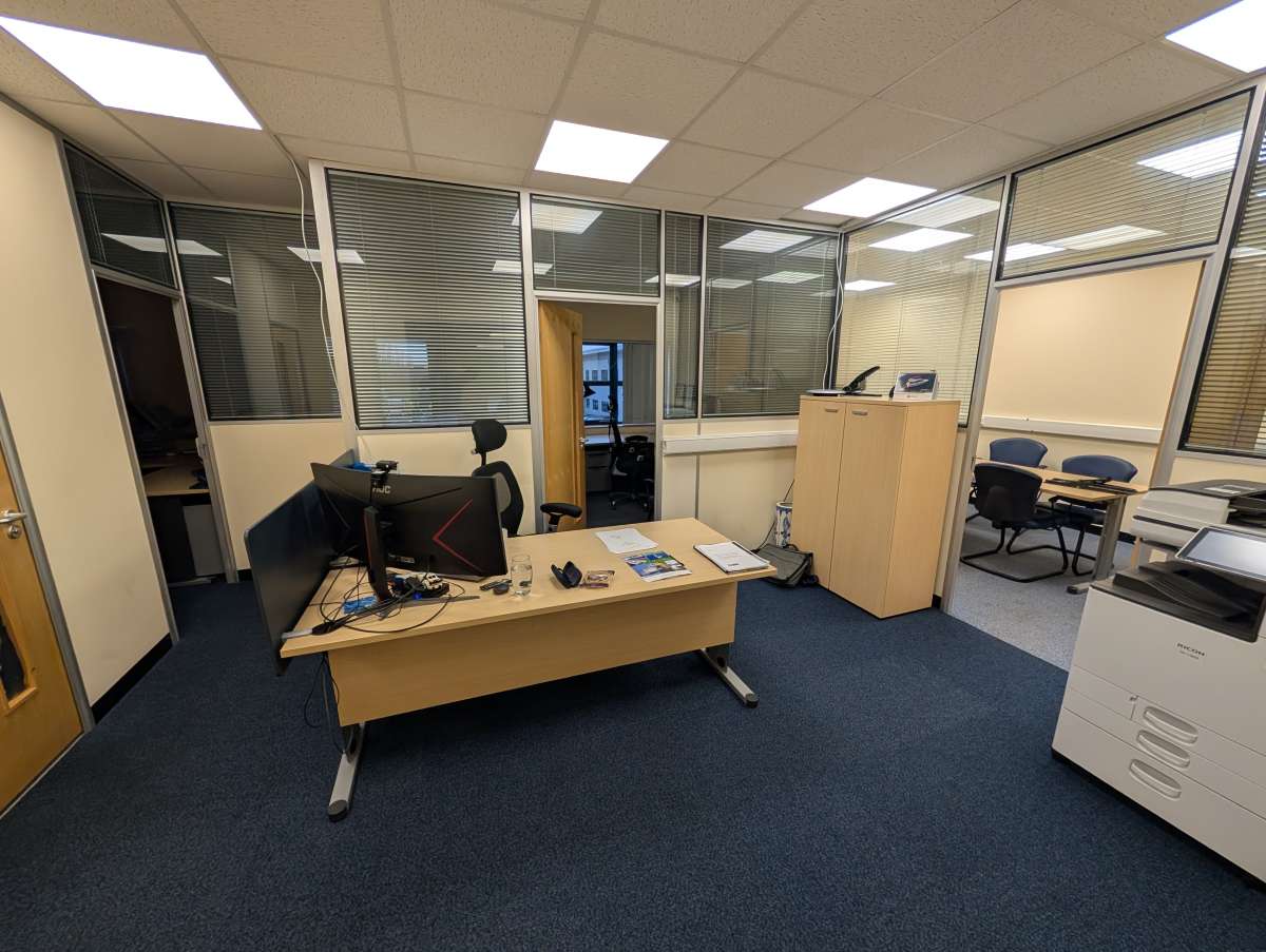 Industrial Unit in Hampshire - photo 3