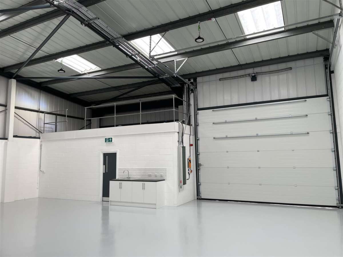 Industrial Unit in Hampshire - photo 2