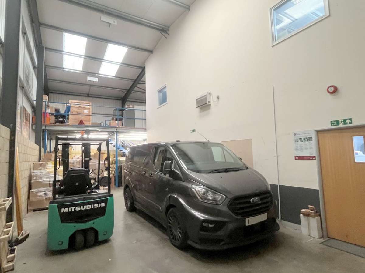 Industrial Unit in Romsey - photo 3