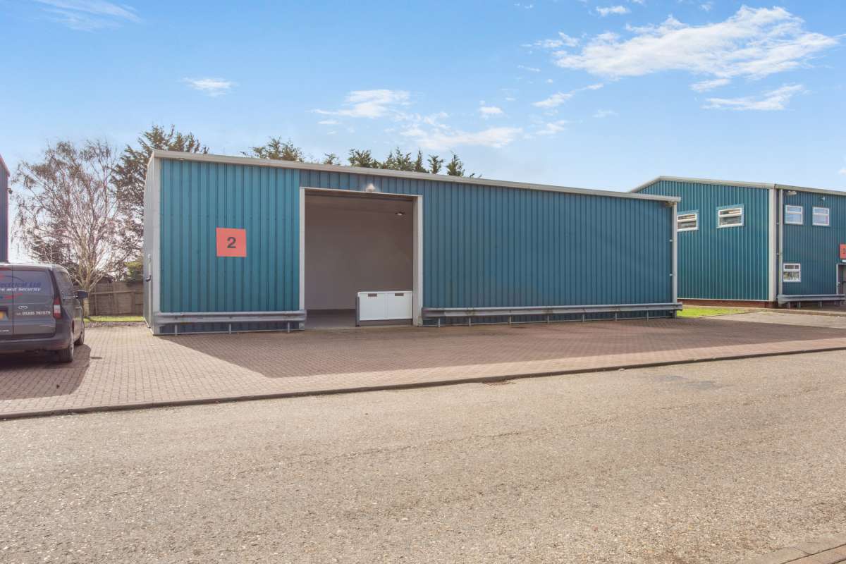 Industrial Unit in Boston - photo 3