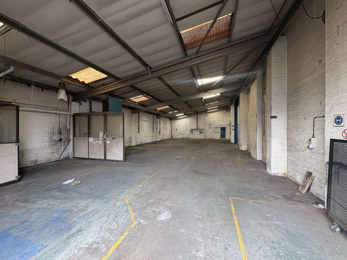 Industrial Unit in West Bromwich - photo 3