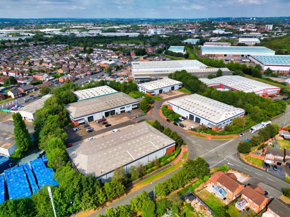 Industrial Unit in Tipton - photo 2