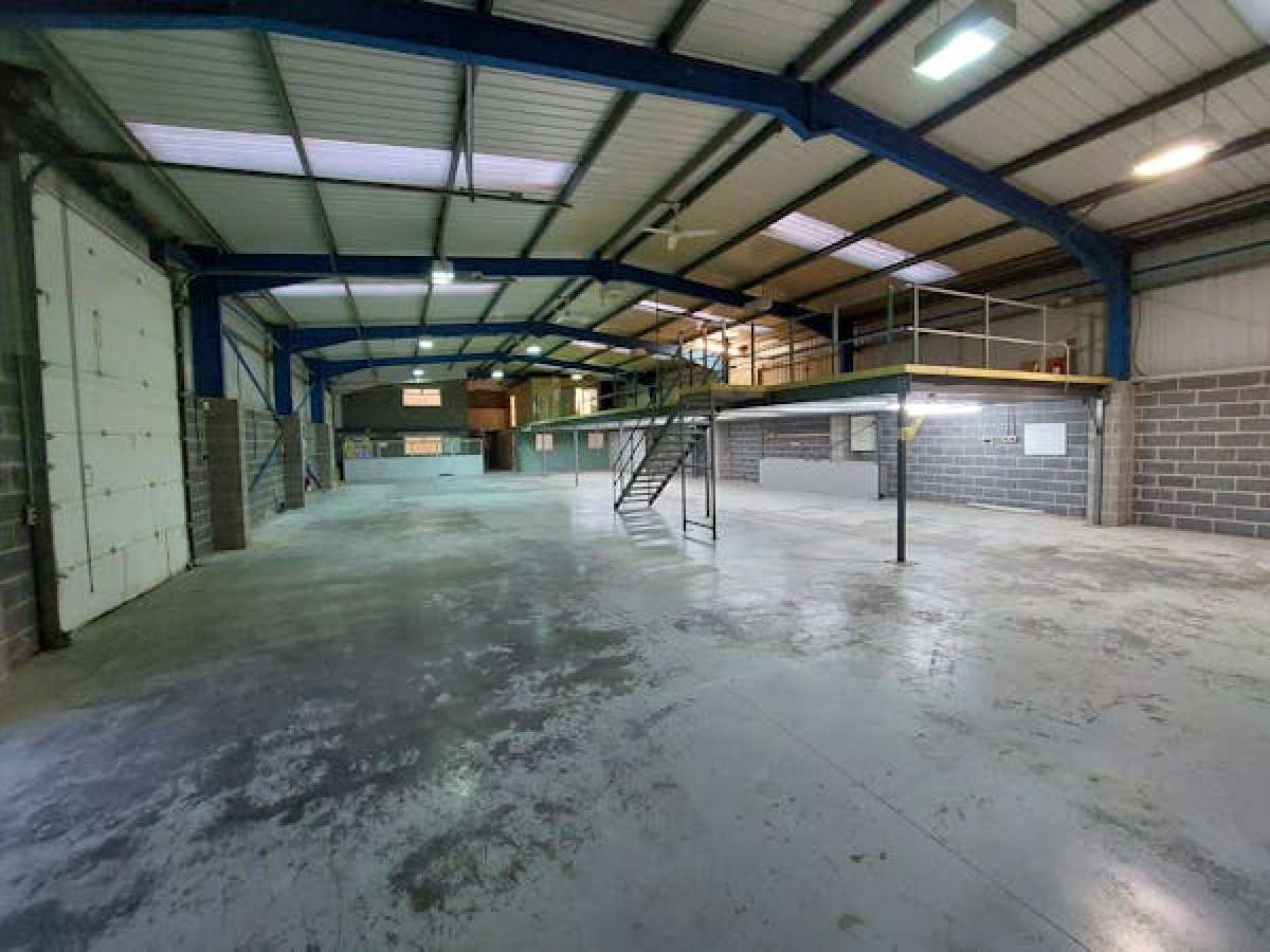 Industrial Unit in Newark - photo 2