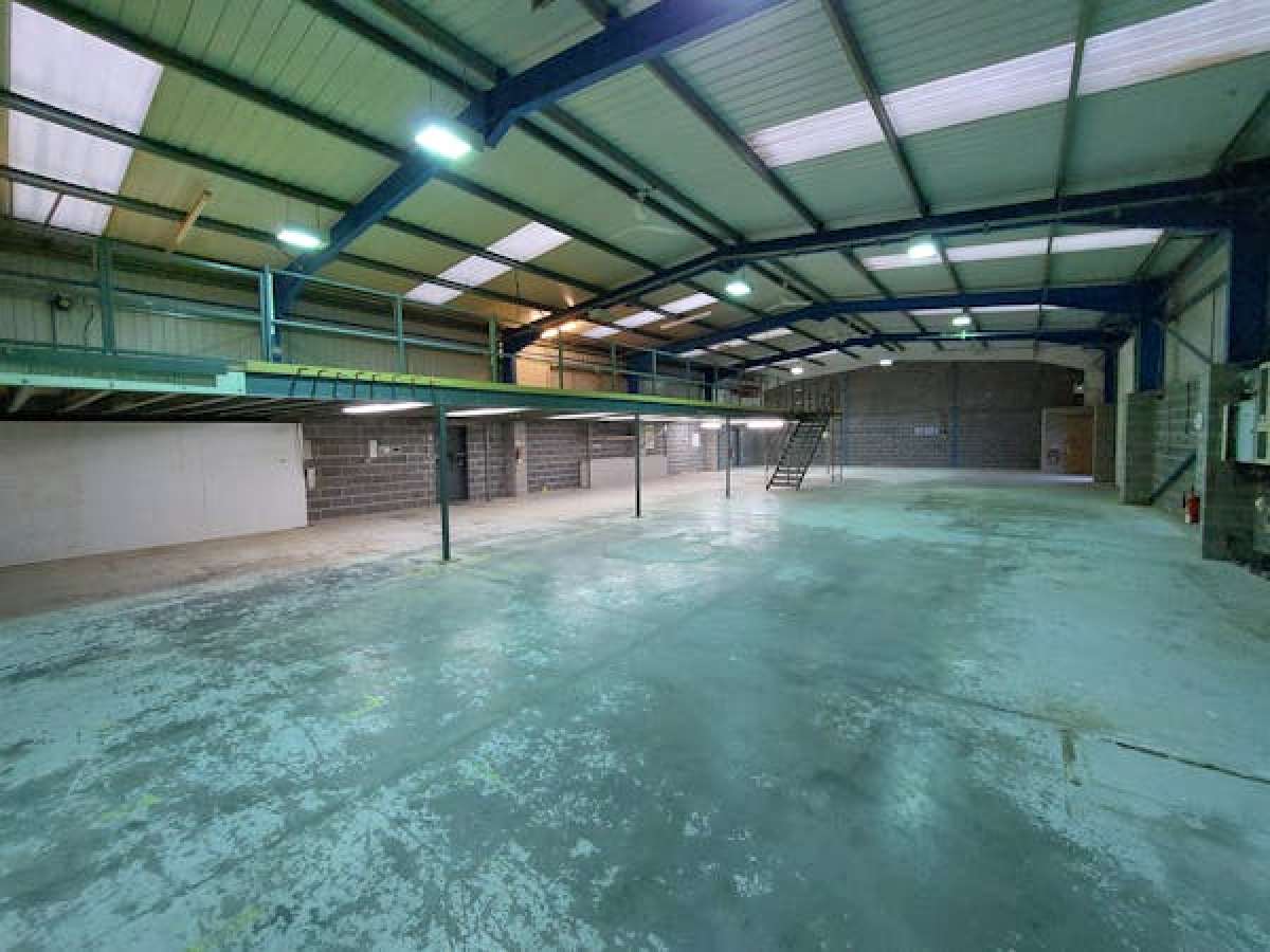 Industrial Unit in Newark - photo 3