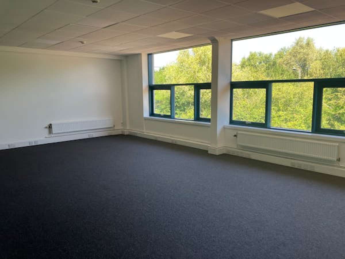 Industrial Unit in Worcester - photo 4