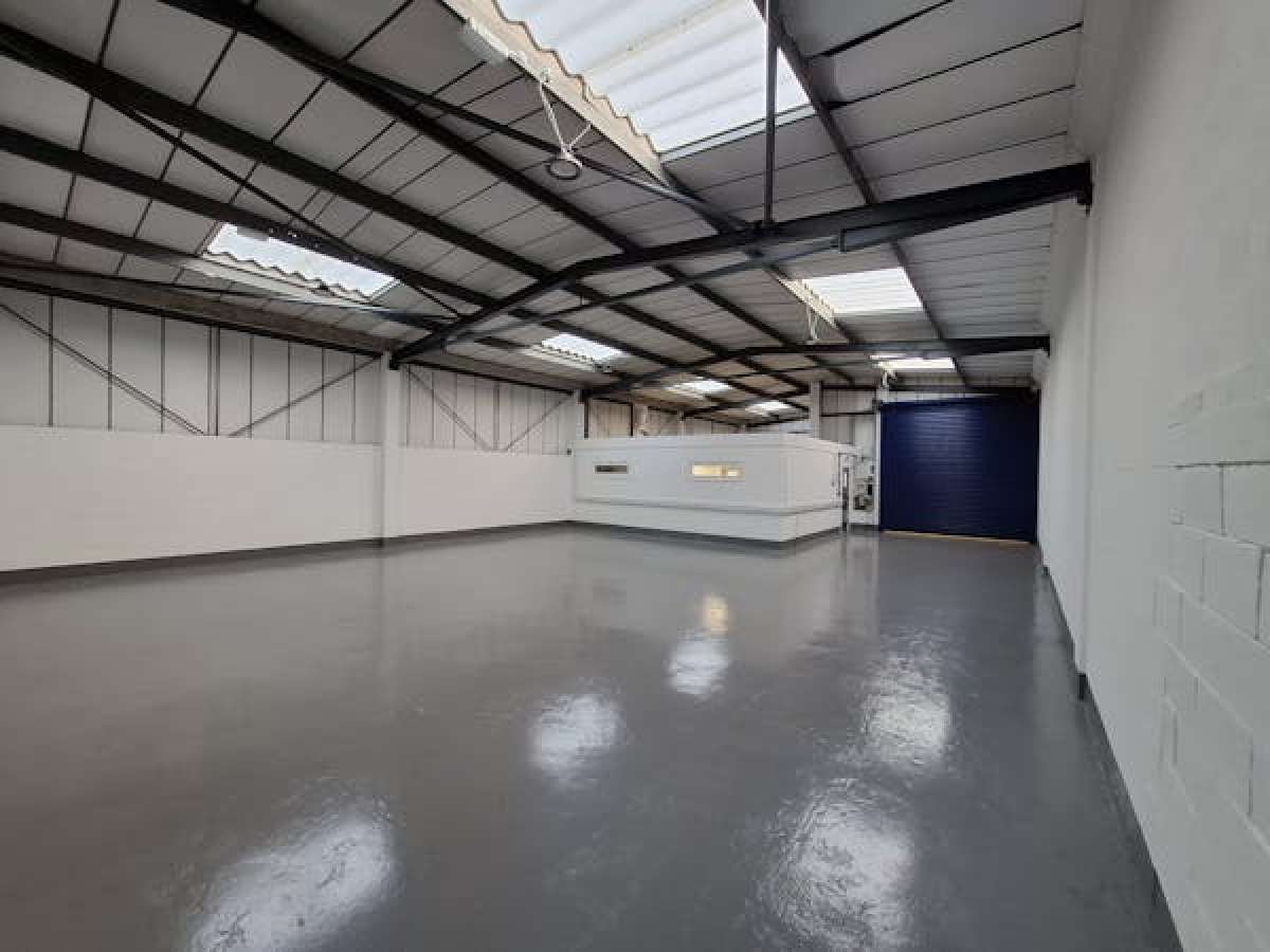 Industrial Unit in Brierley Hill - photo 2