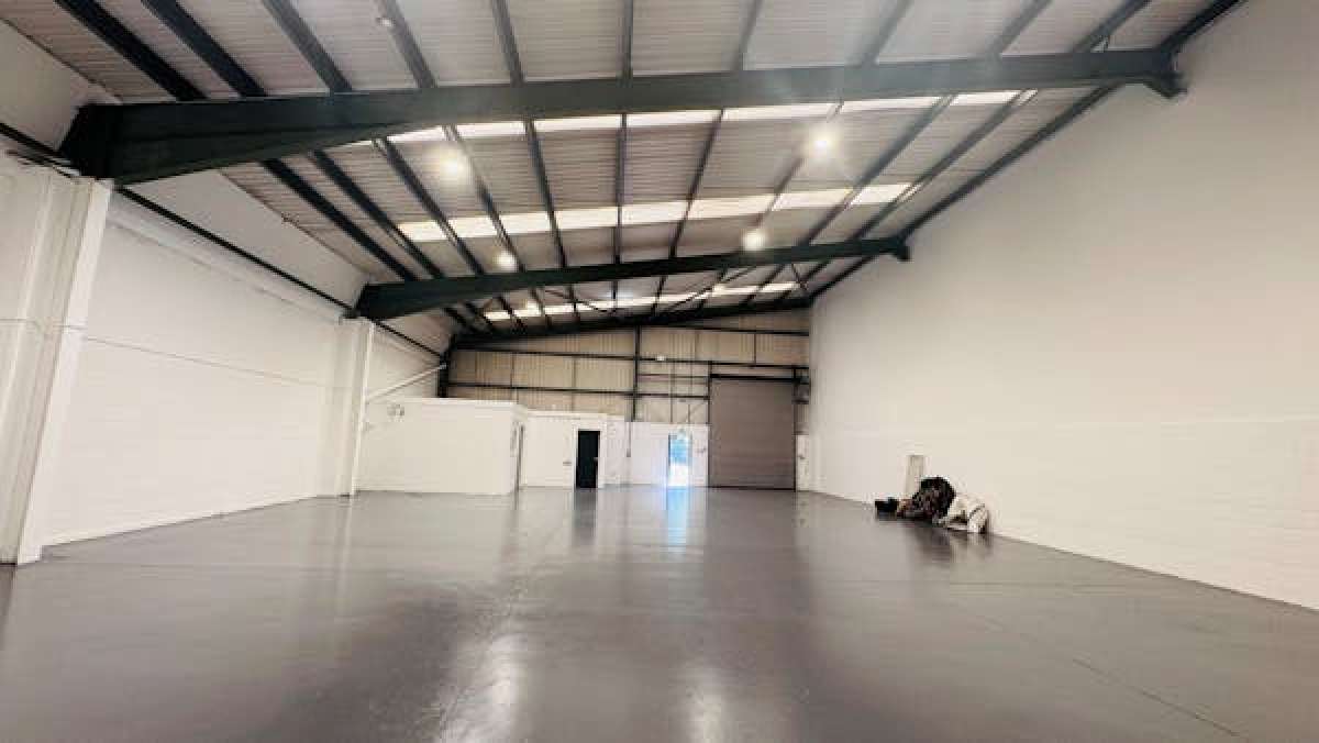 Industrial Unit in Droitwich - photo 2