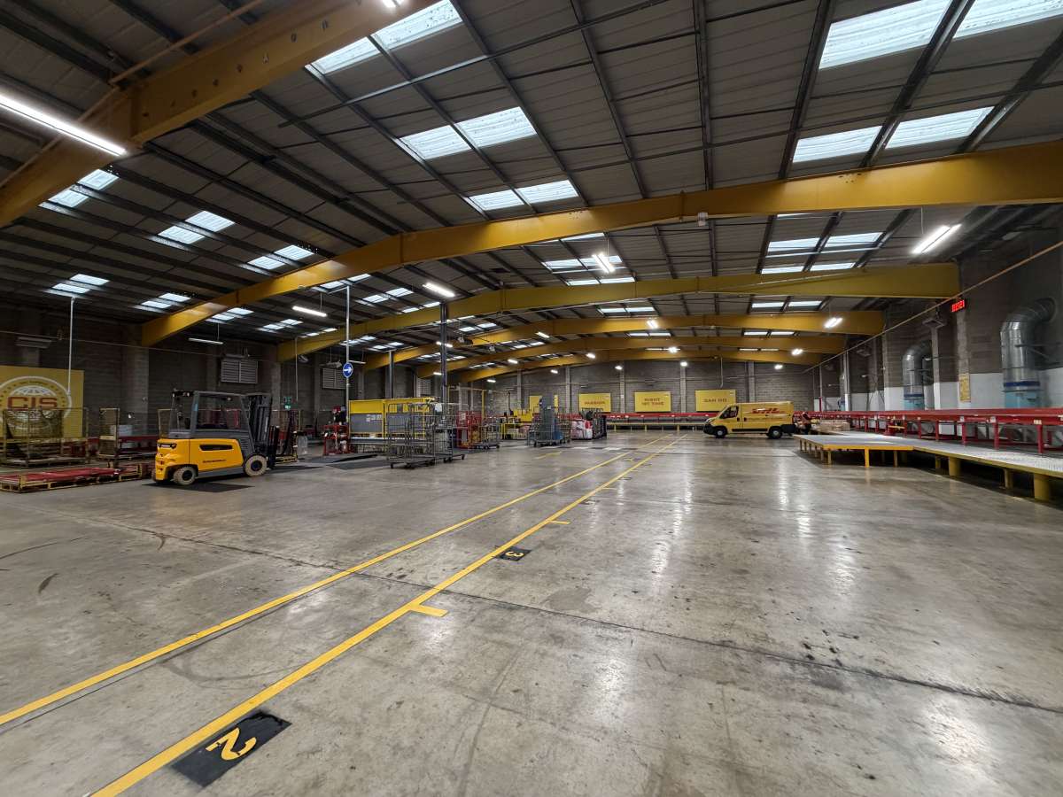 Industrial Unit in London - photo 2