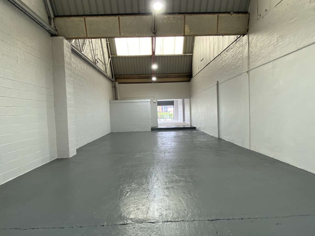 Industrial Unit in Oldbury - photo 2