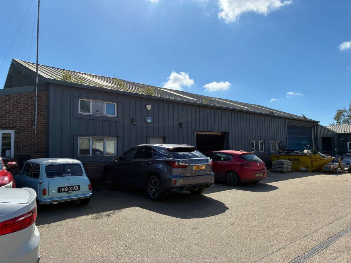 Industrial Unit in South Burlingham - photo 2