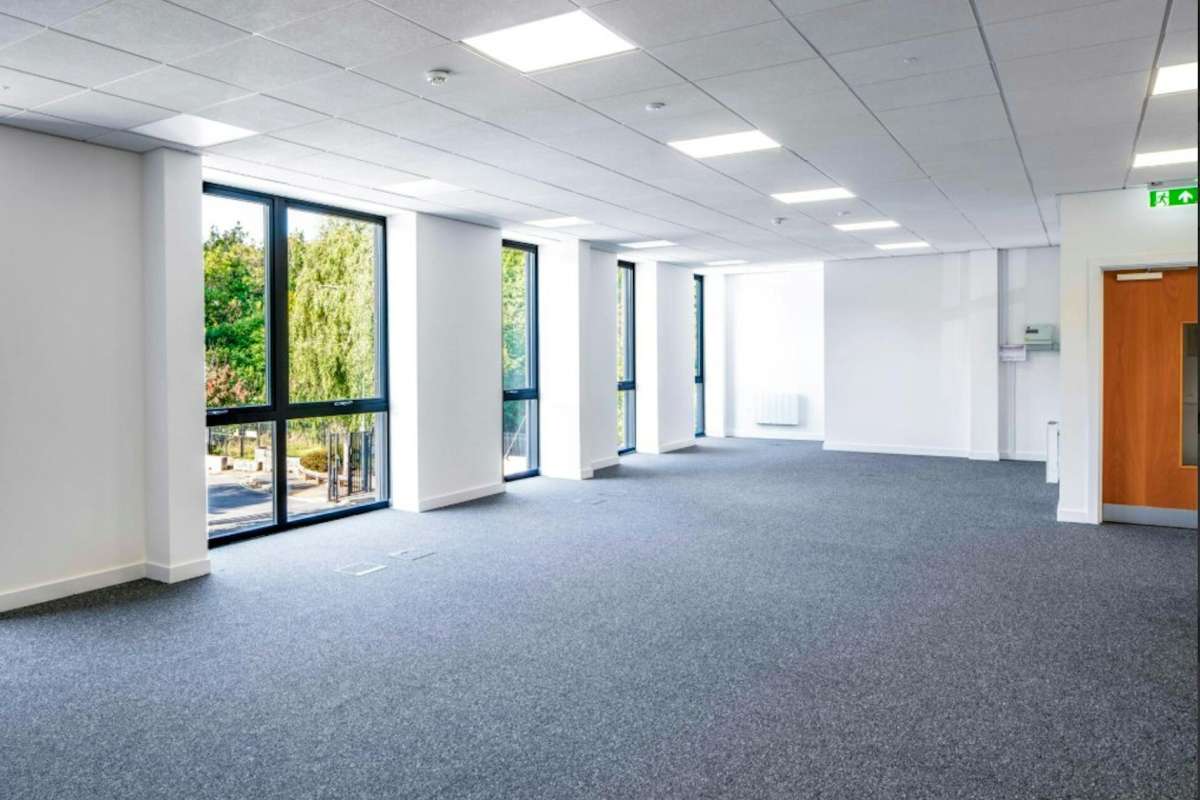 Industrial Unit in Erith - photo 2