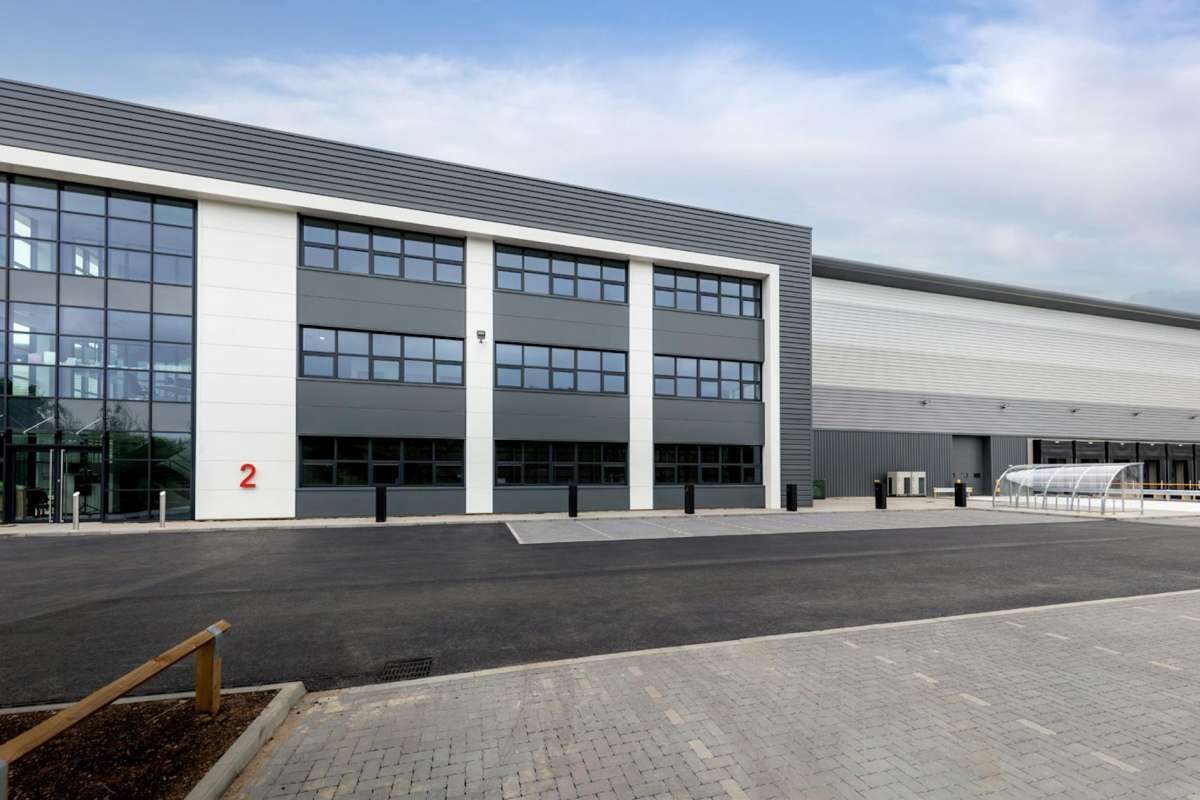 Industrial Unit in Croydon - photo 2