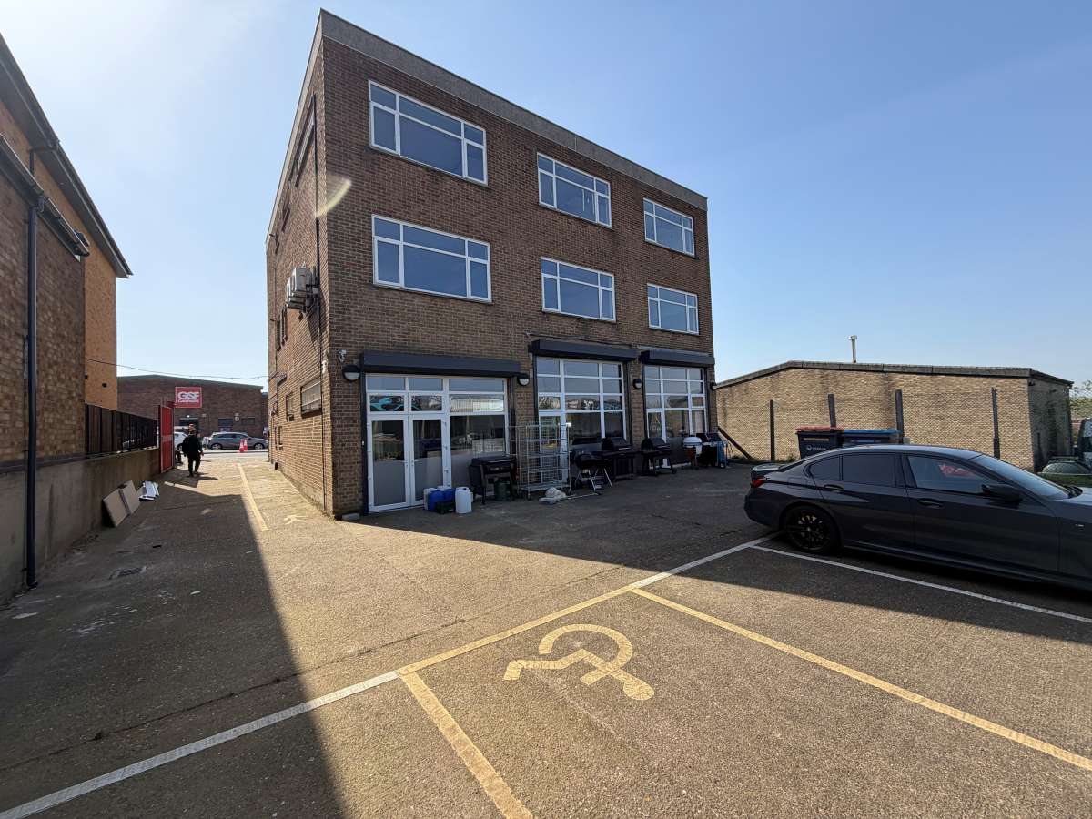 Industrial Unit in Leicester - photo 2