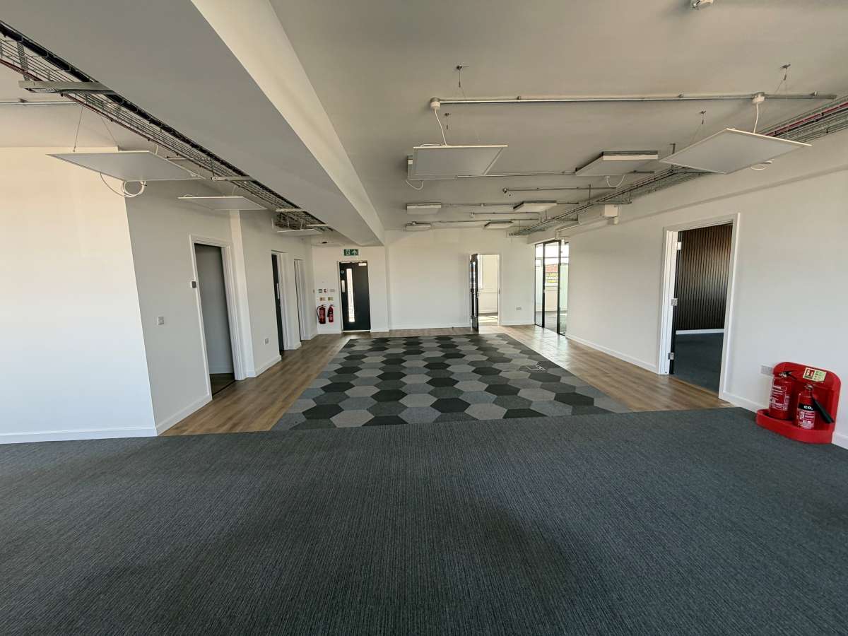 Industrial Unit in Leicester - photo 3