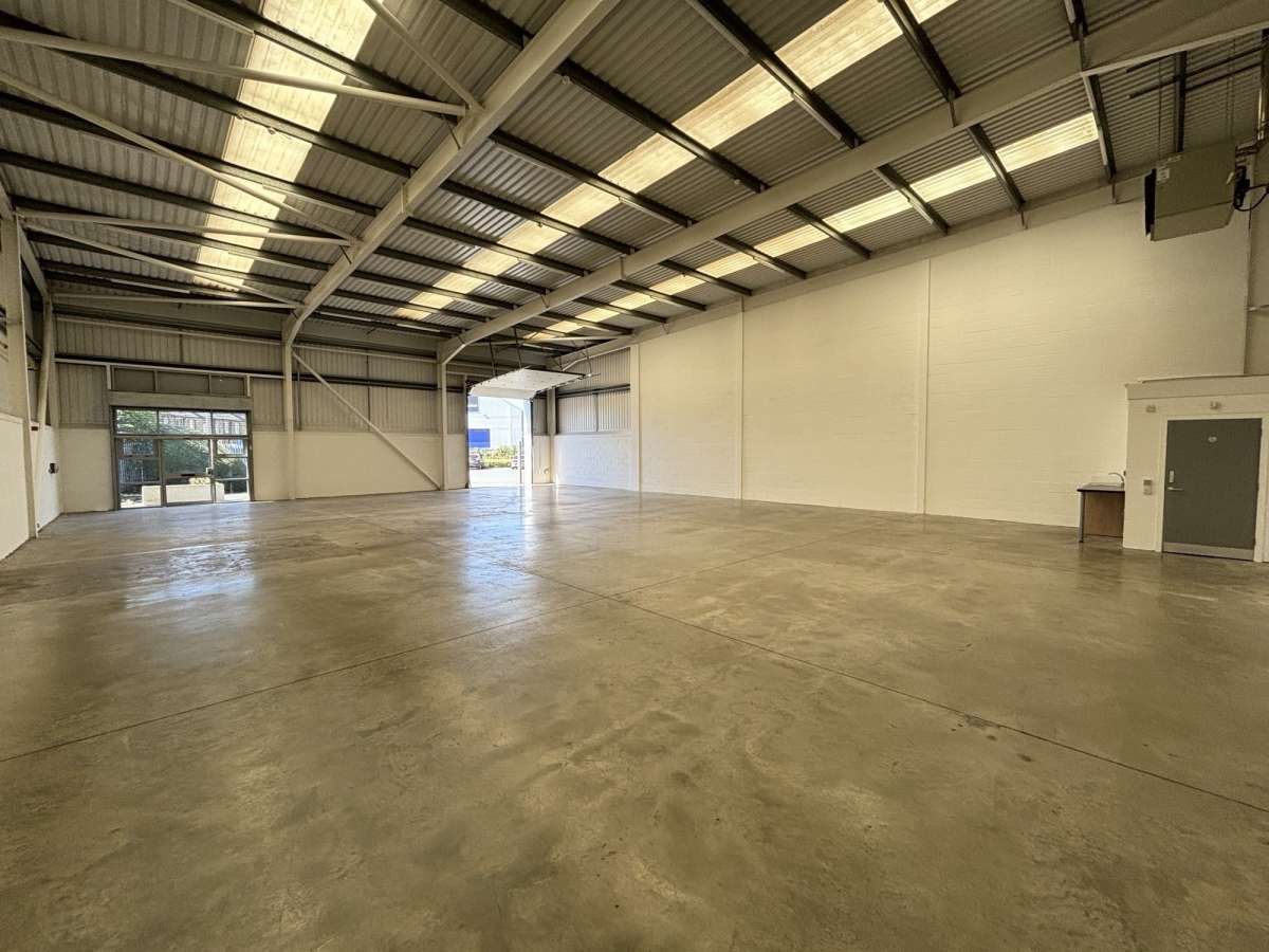 Industrial Unit in Huddersfield - photo 2