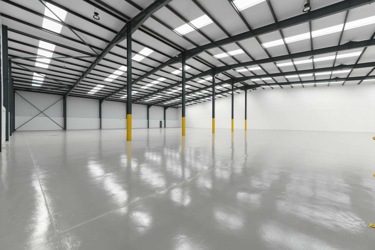 Industrial Unit in Nursling - photo 2