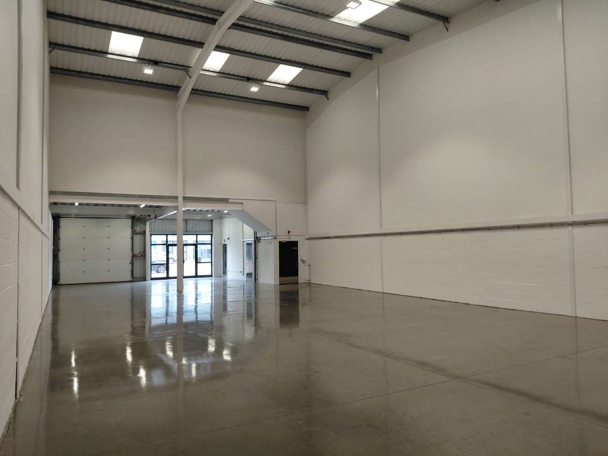 Industrial Unit in Croydon - photo 3