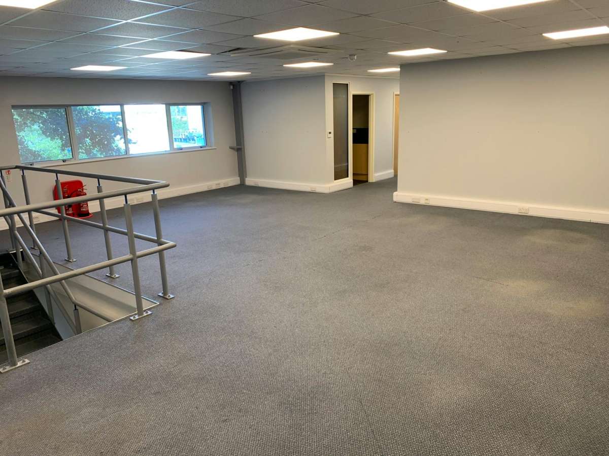 Industrial Unit in Erith - photo 3