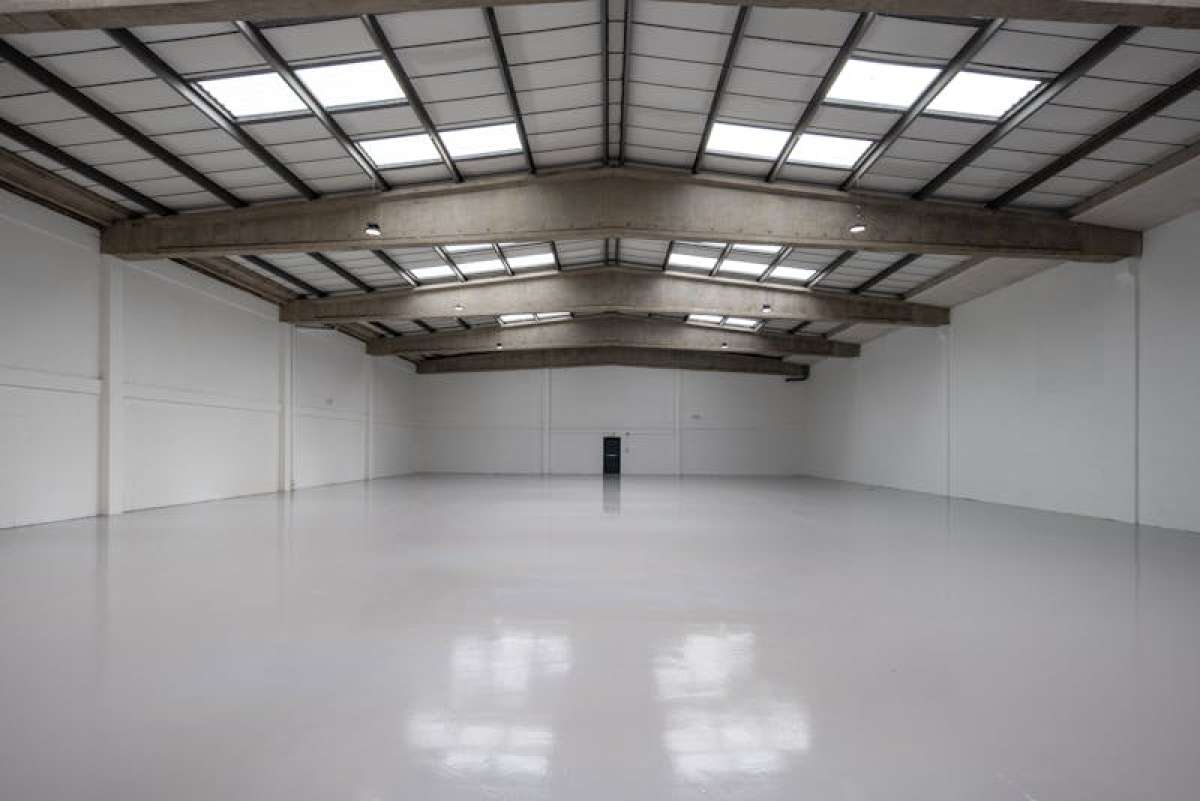 Industrial Unit in Bournemouth - photo 2