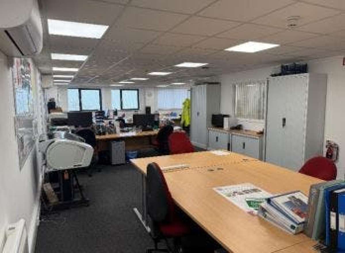 Industrial Unit in Dartford - photo 3