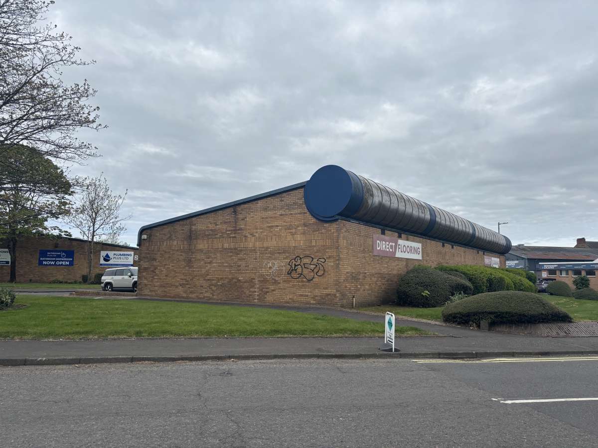 Industrial Unit in Glencairn Industrial Estate - photo 2