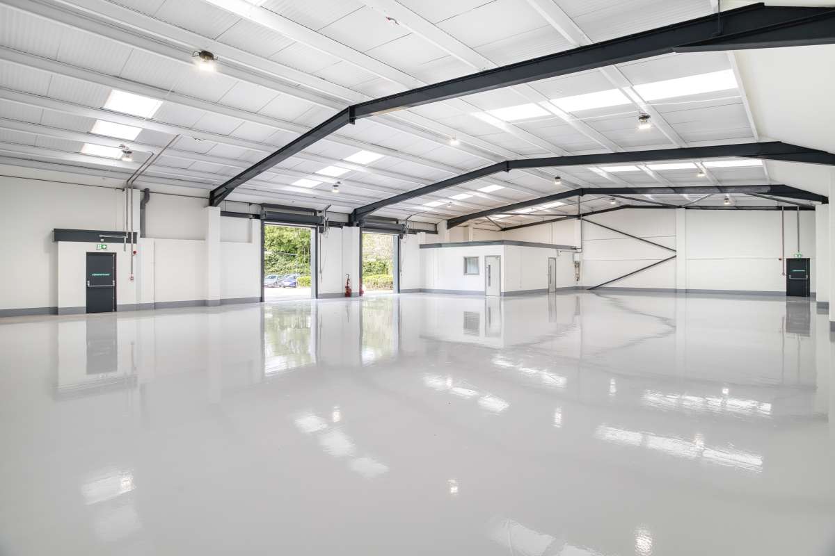 Industrial Unit in Woodford Green - photo 2