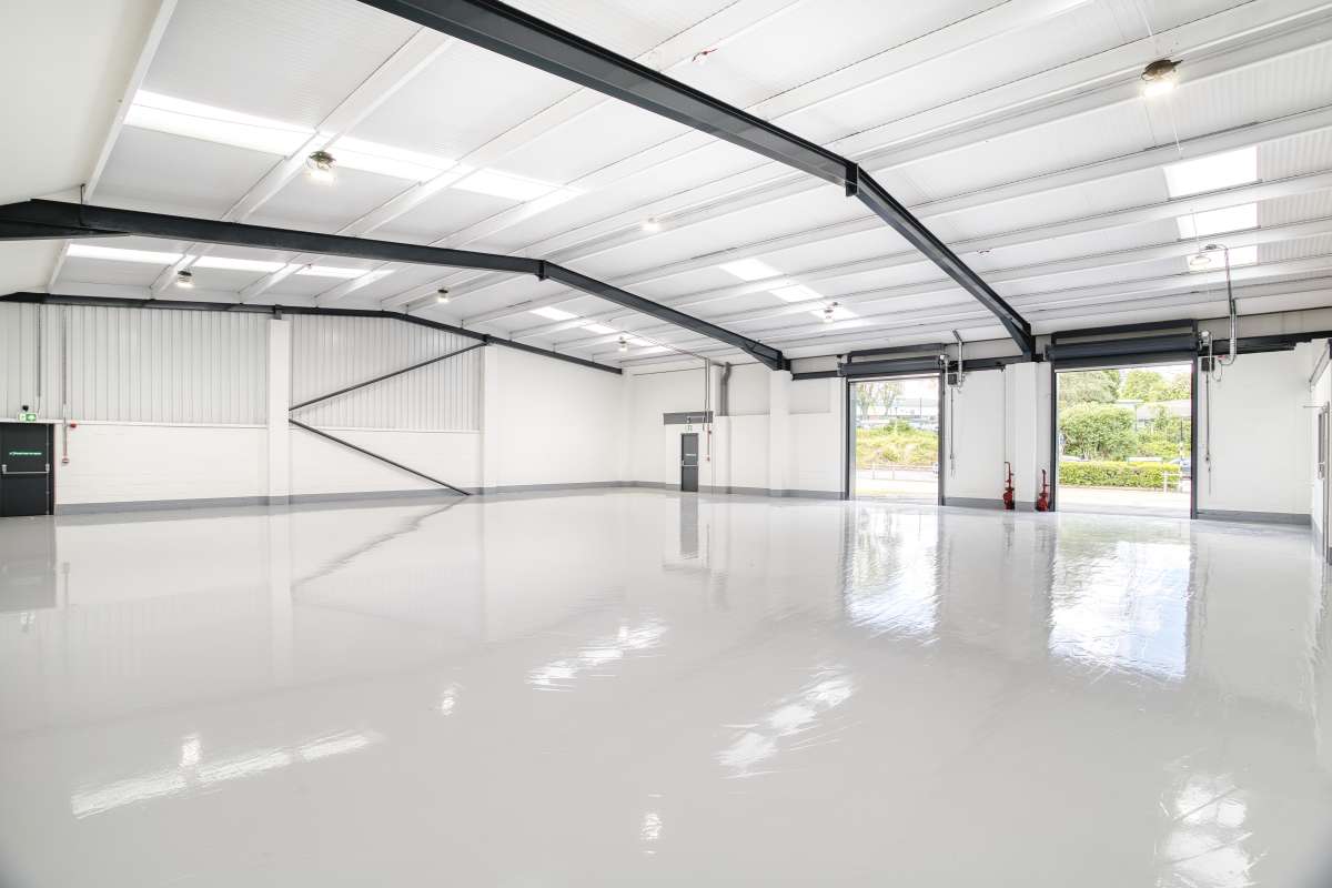 Industrial Unit in Woodford Green - photo 3