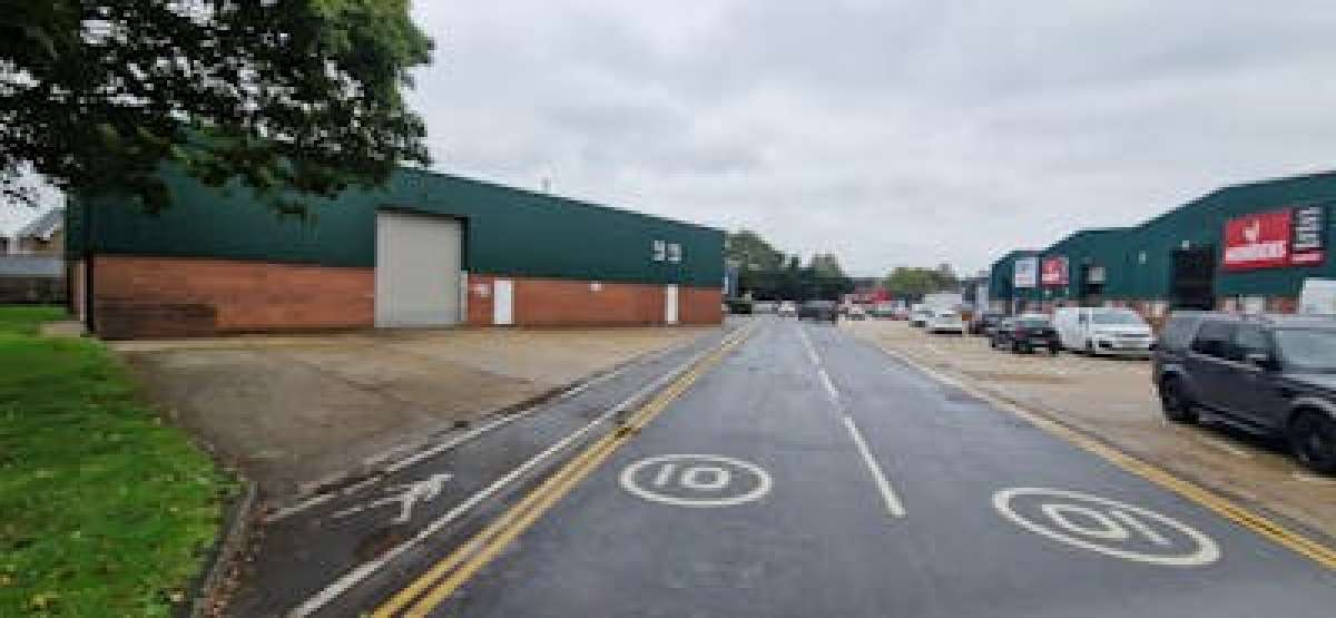 Industrial Unit in Ringwood - photo 2