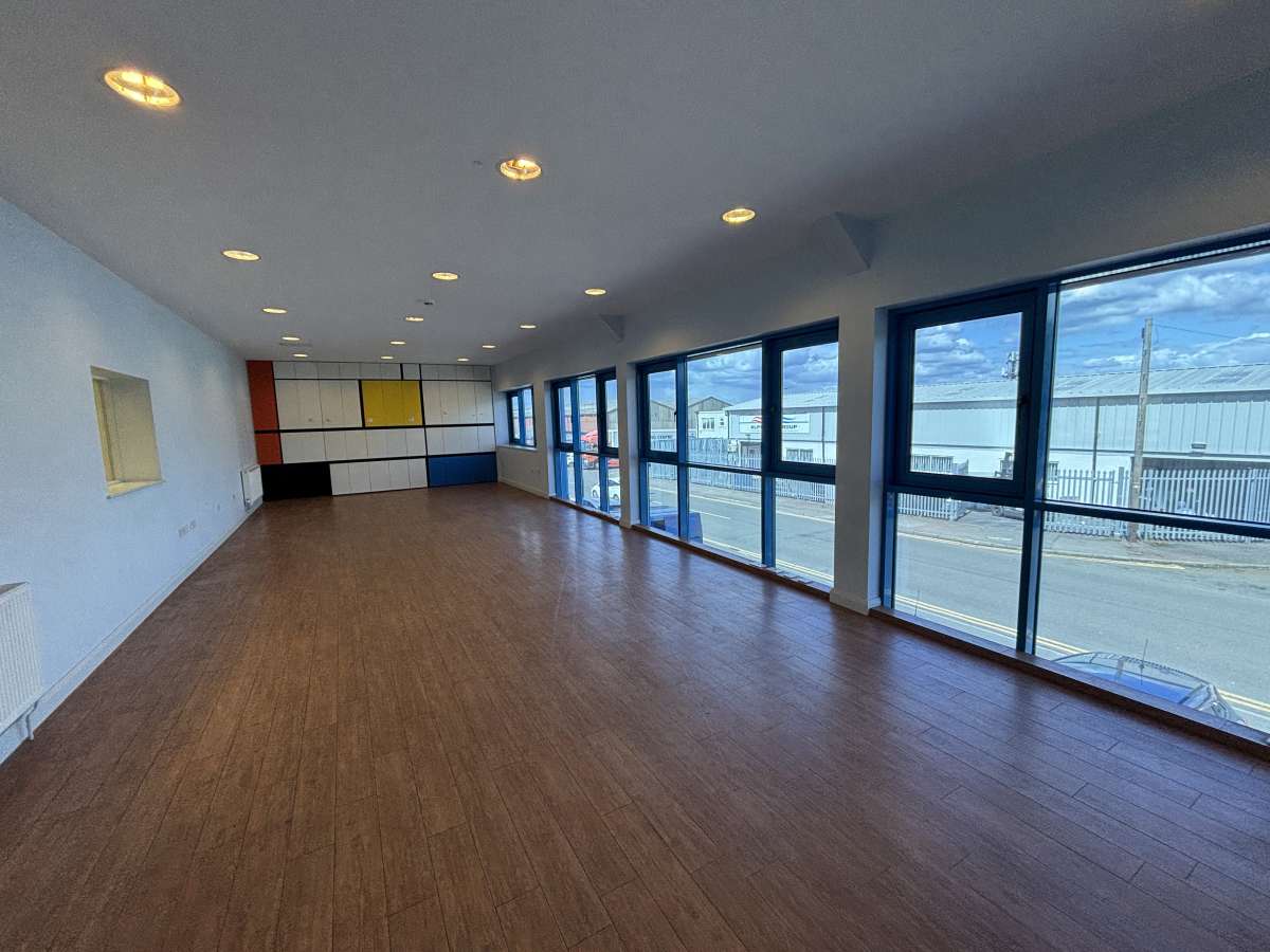 Industrial Unit in Leicester - photo 4