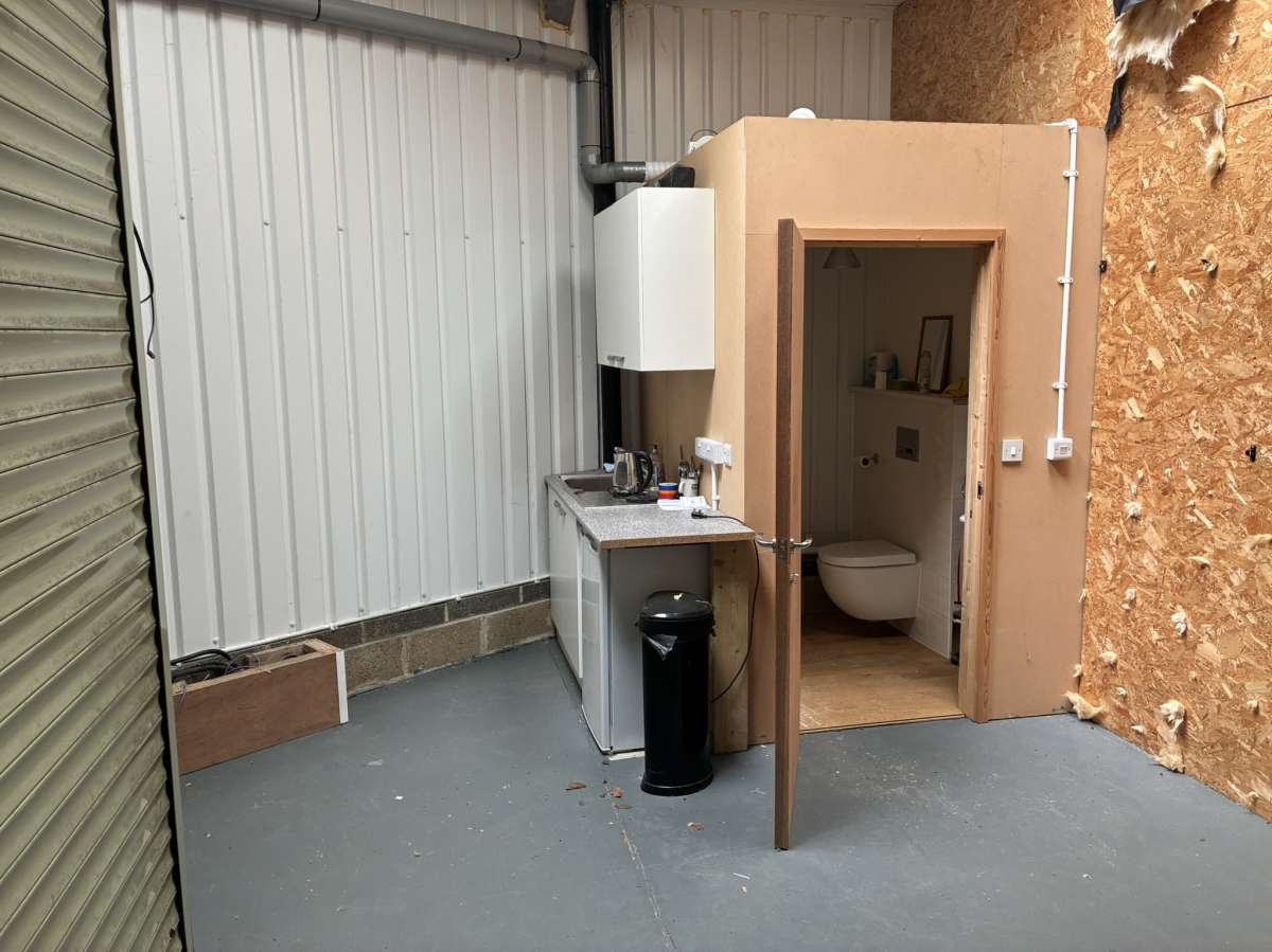 Industrial Unit in Pampisford - photo 3