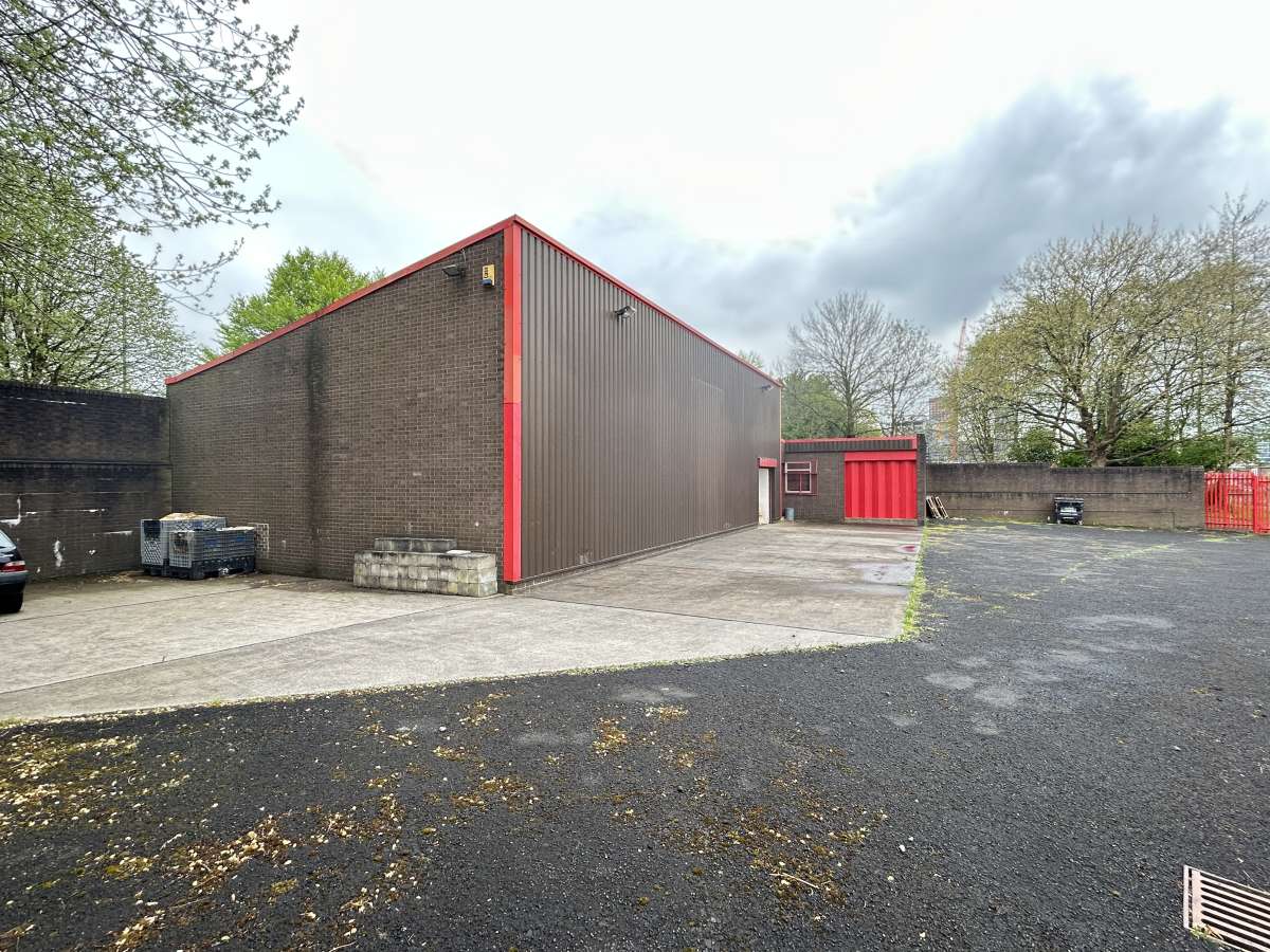 Industrial Unit in Manchester - photo 2