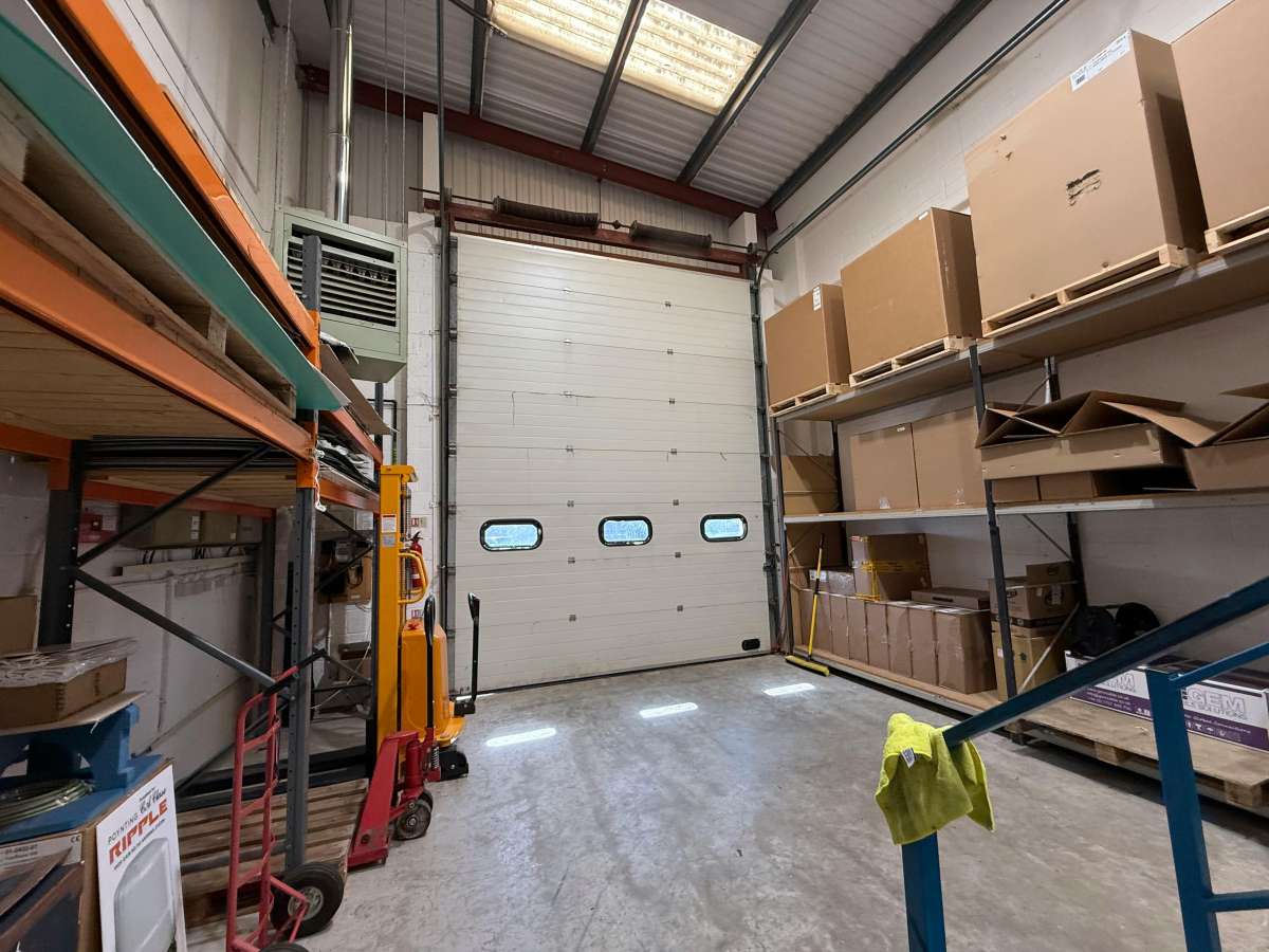 Industrial Unit in Waterlooville - photo 4