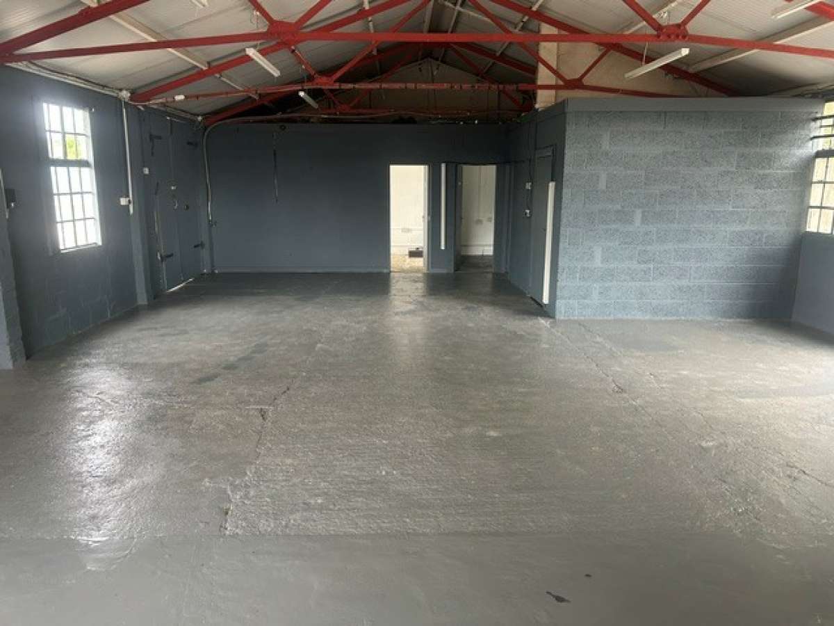 Industrial Unit in Burton-On-The-Wolds - photo 2
