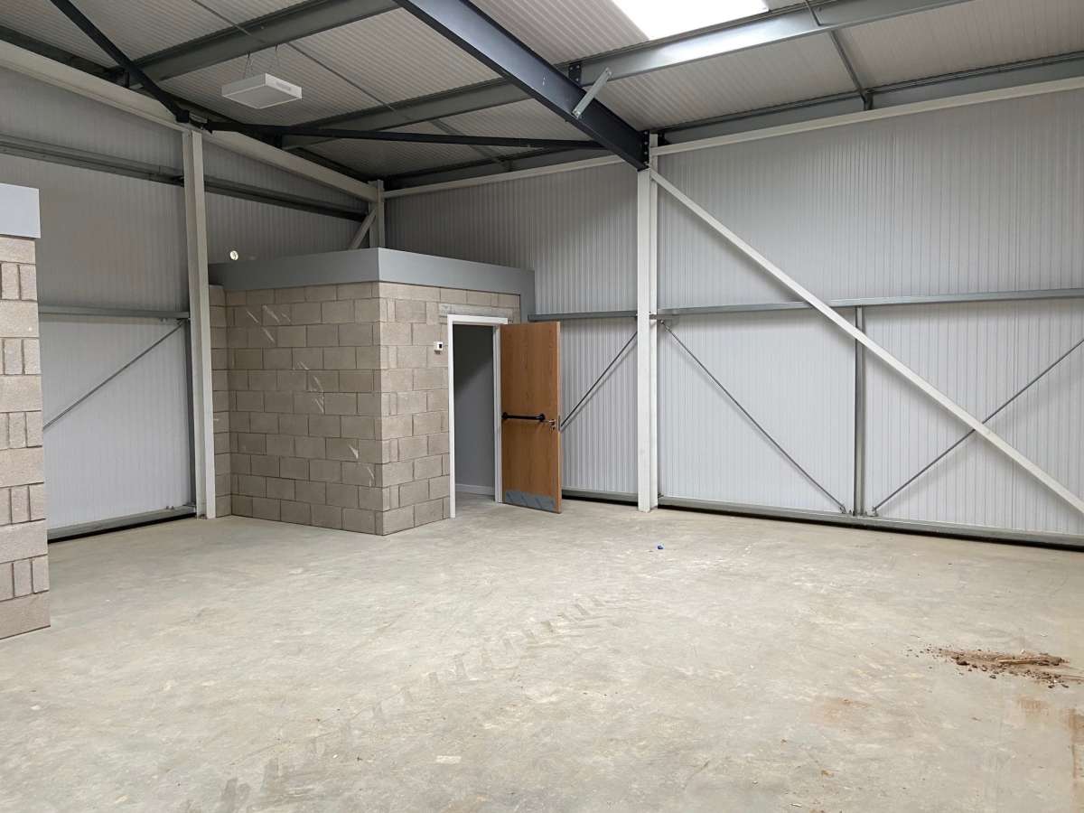 Industrial Unit in Yaxley - photo 3
