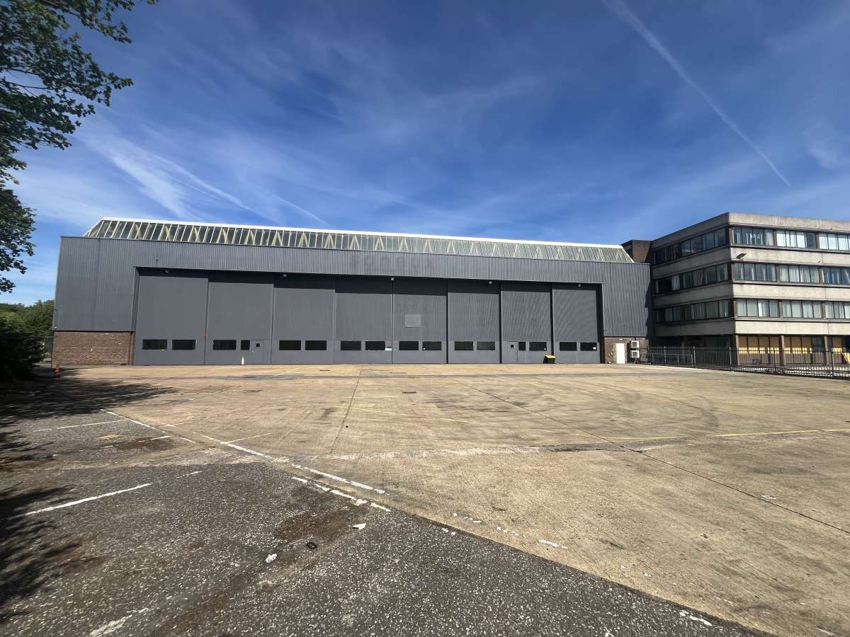 Industrial Unit in Gatwick - photo 2