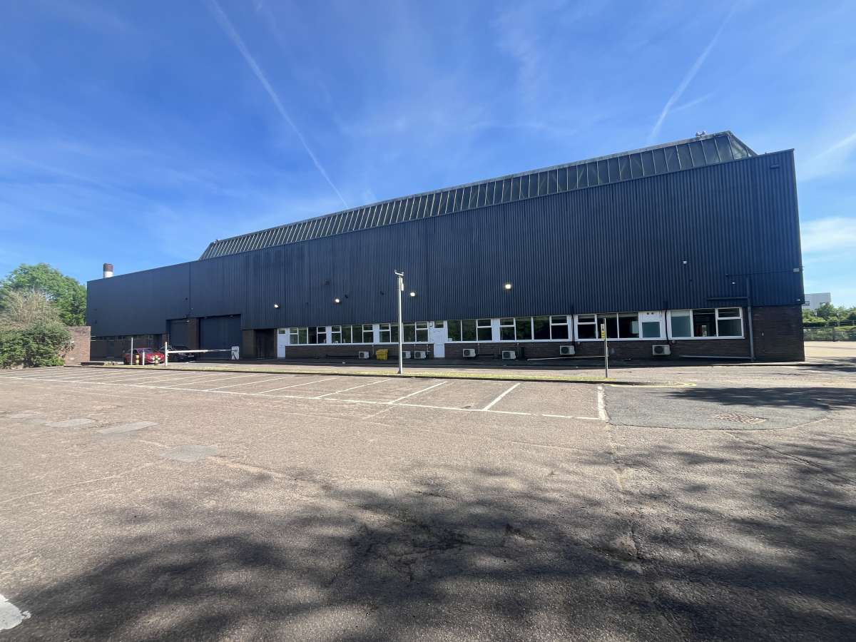Industrial Unit in Gatwick - photo 4