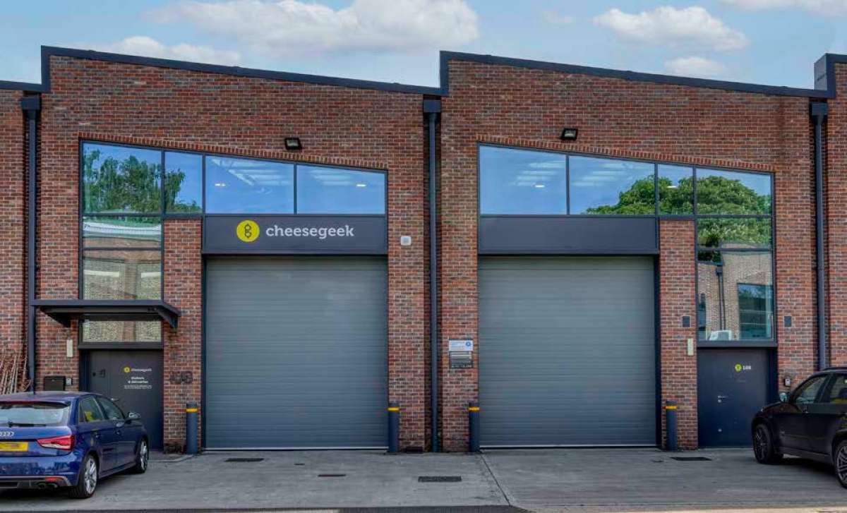 Industrial Unit in London - photo 2