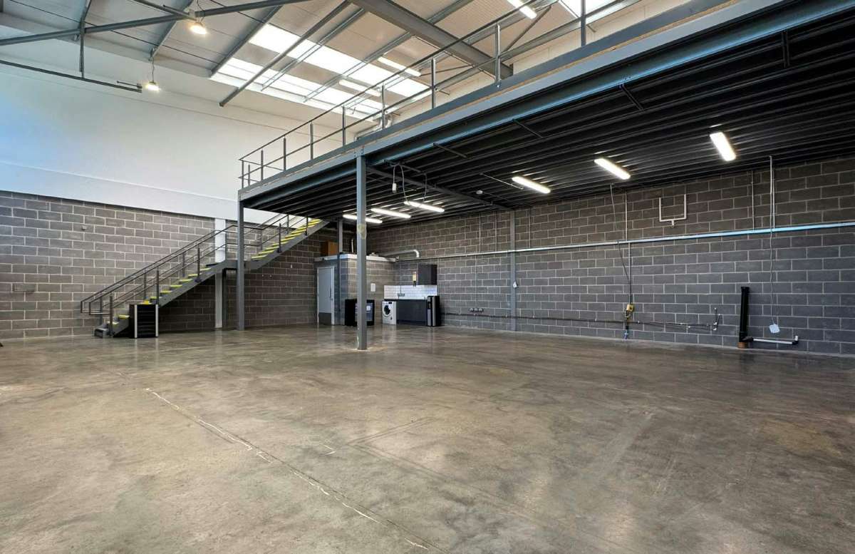 Industrial Unit in London - photo 4