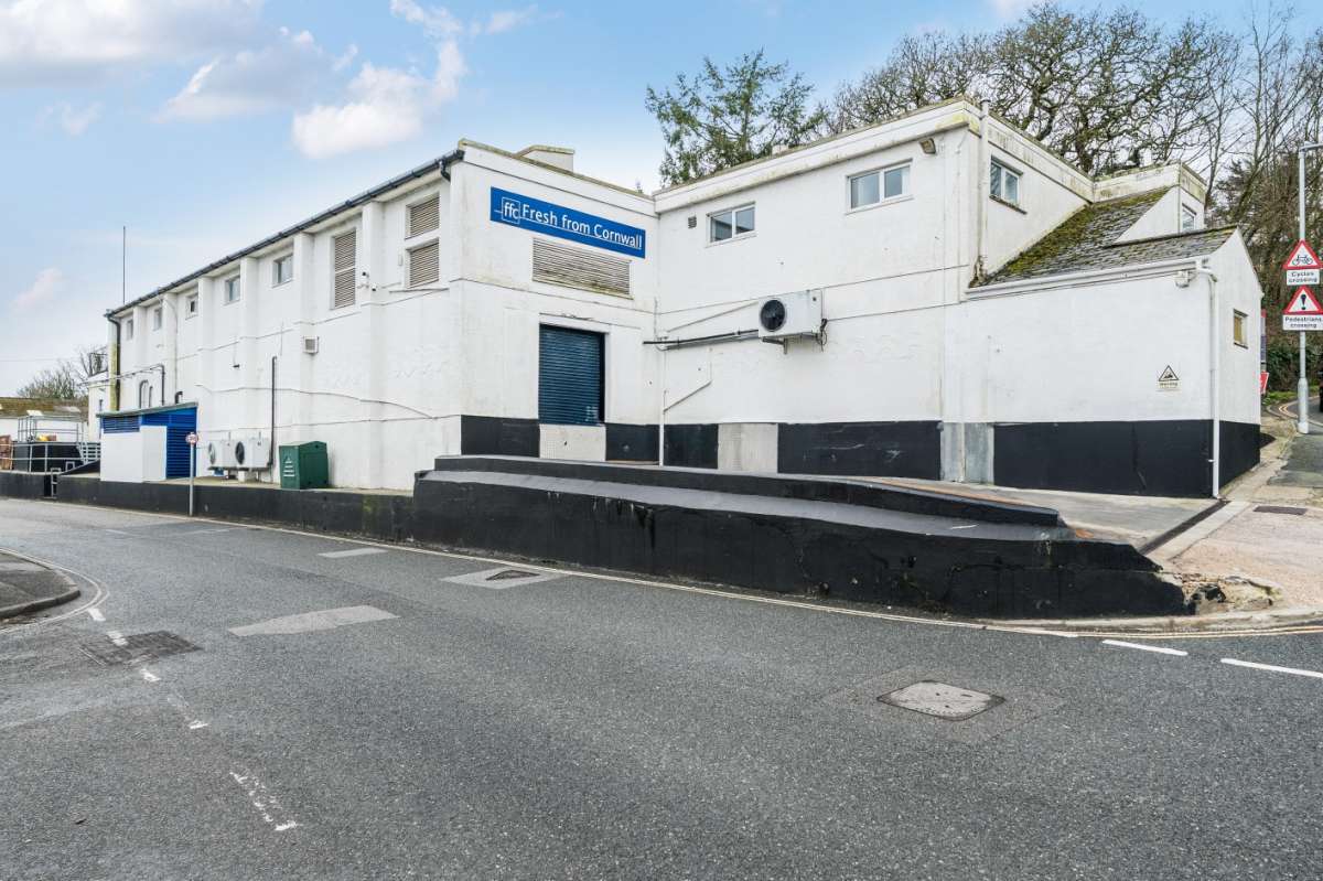 Industrial Unit in Truro - photo 2