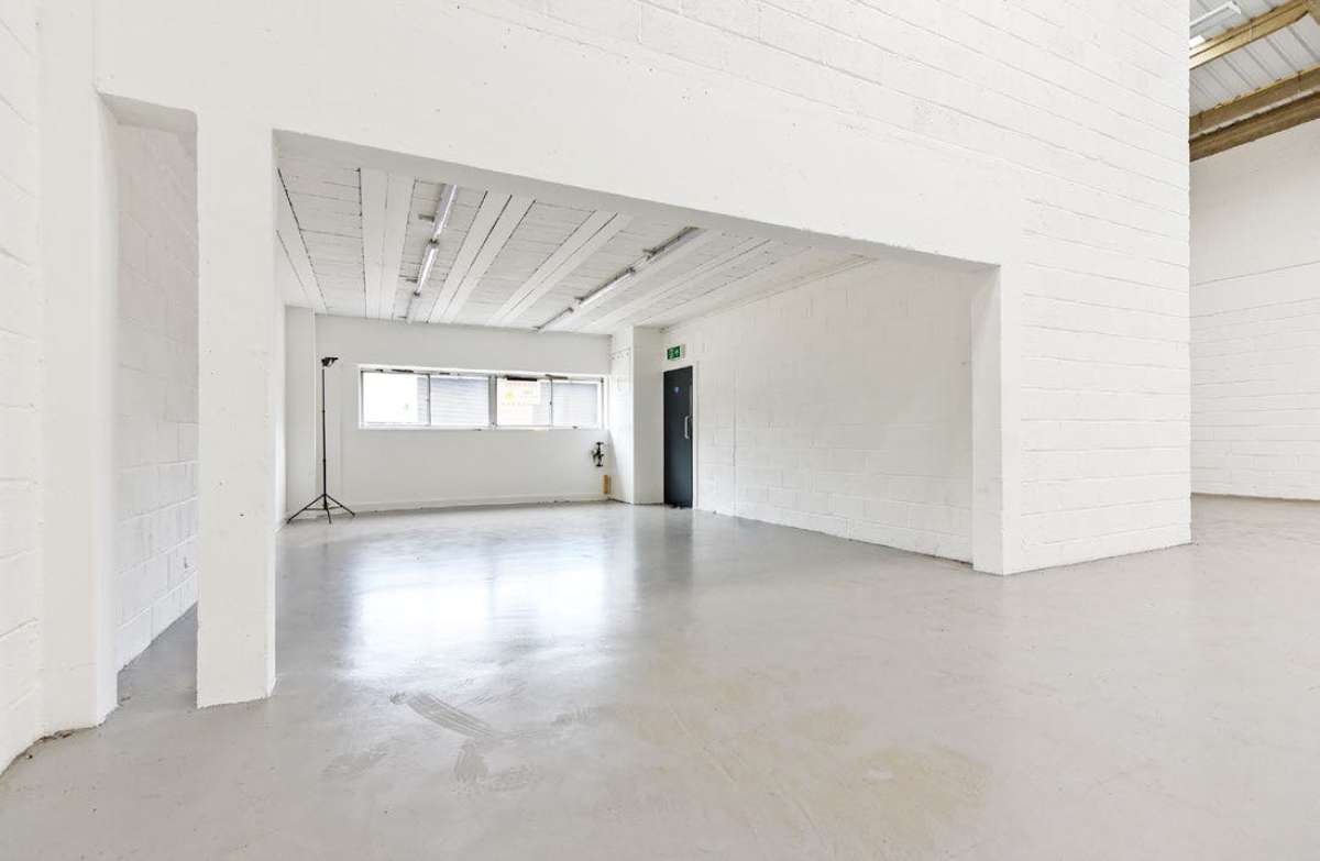Industrial Unit in London - photo 4