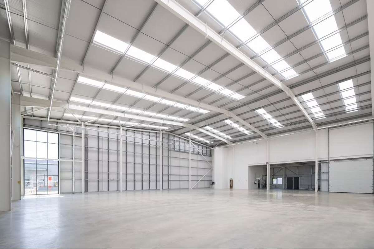 Industrial Unit in Dagenham - photo 4