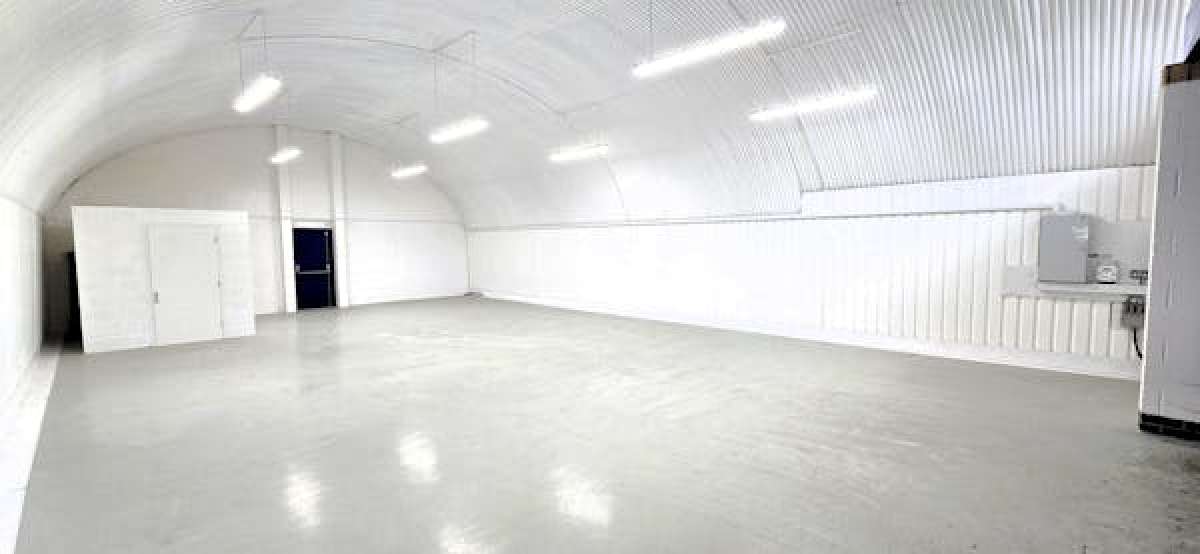 Industrial Unit in London - photo 3