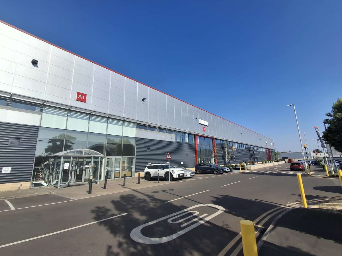 Industrial Unit To Let, Croydon